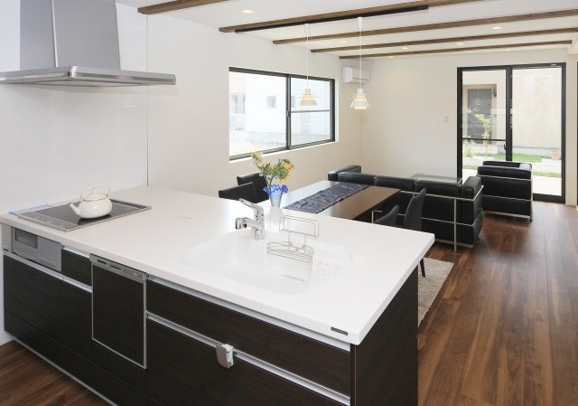 一条工務店 ステップカウンターキッチン画像